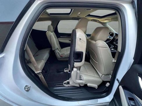 Used 2020 Buick Enclave Essence w/ Sound and Sites Package AWD/4WD image 46