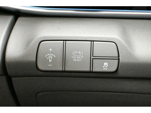 Used 2024 Hyundai Elantra Blue FWD image 38