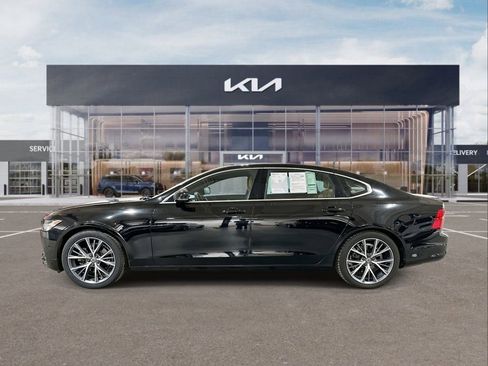 Used 2018 Volvo S90 T5 Momentum w/ Convenience Package image 5