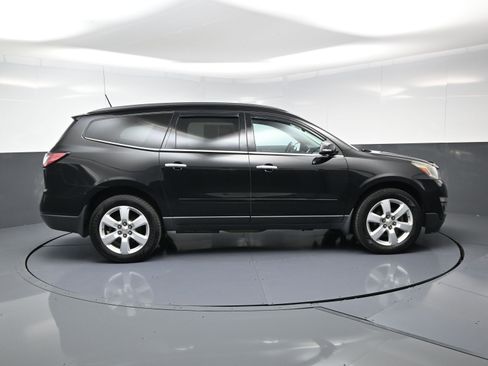 Used 2016 Chevrolet Traverse LT w/ Style and Technology Package image 10