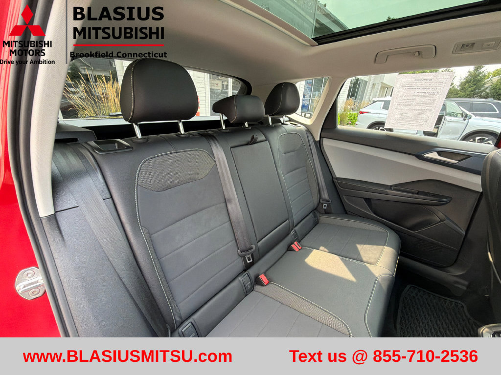 Used 2024 Volkswagen Taos SE w/ Panoramic Sunroof Package AWD/4WD image 43