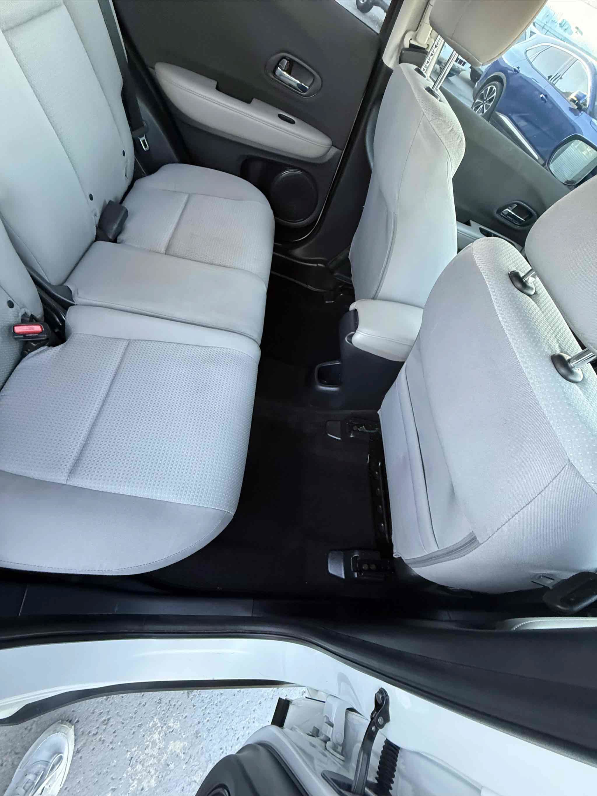 Used 2020 Honda HR-V LX image 65