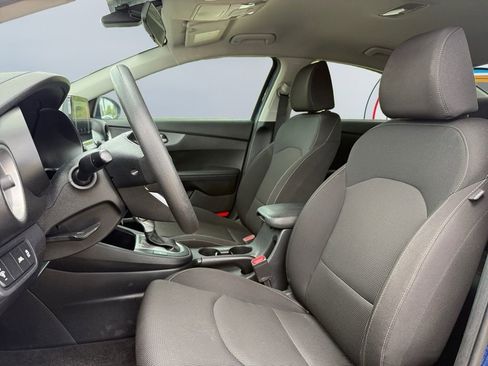 Used 2020 Kia Forte LXS FWD image 17