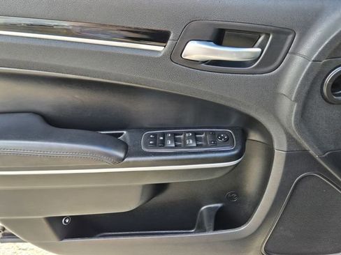 Used 2023 Chrysler 300 Touring image 25