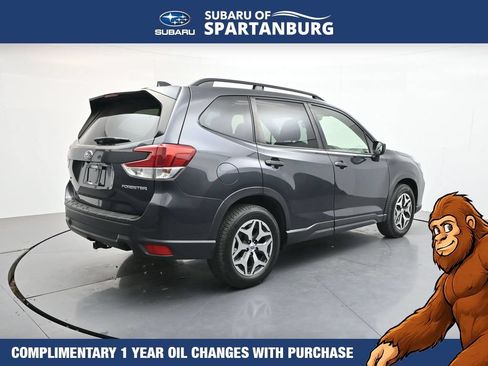Used 2019 Subaru Forester Premium AWD/4WD image 8