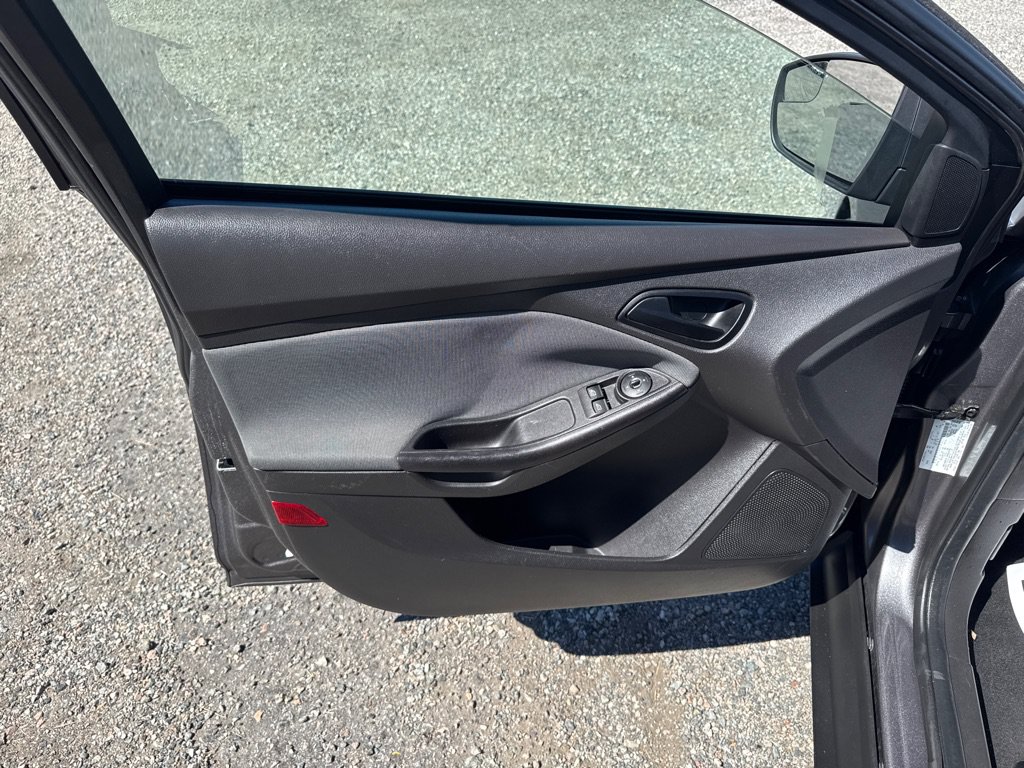 Used 2012 Ford Focus S FWD image 18