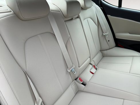 Used 2026 Genesis G70 2.5T AWD/4WD image 17