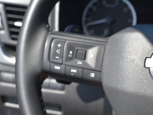 Used 2025 Nissan Rogue SV AWD/4WD image 14