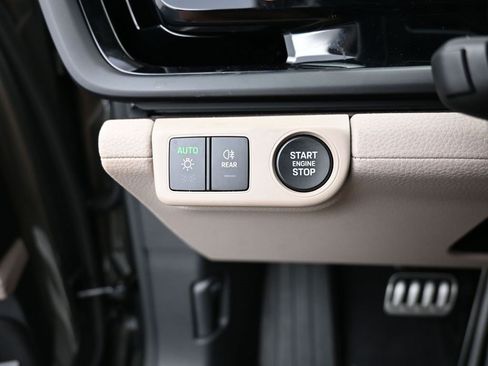 Used 2025 Porsche Panamera 4S image 22