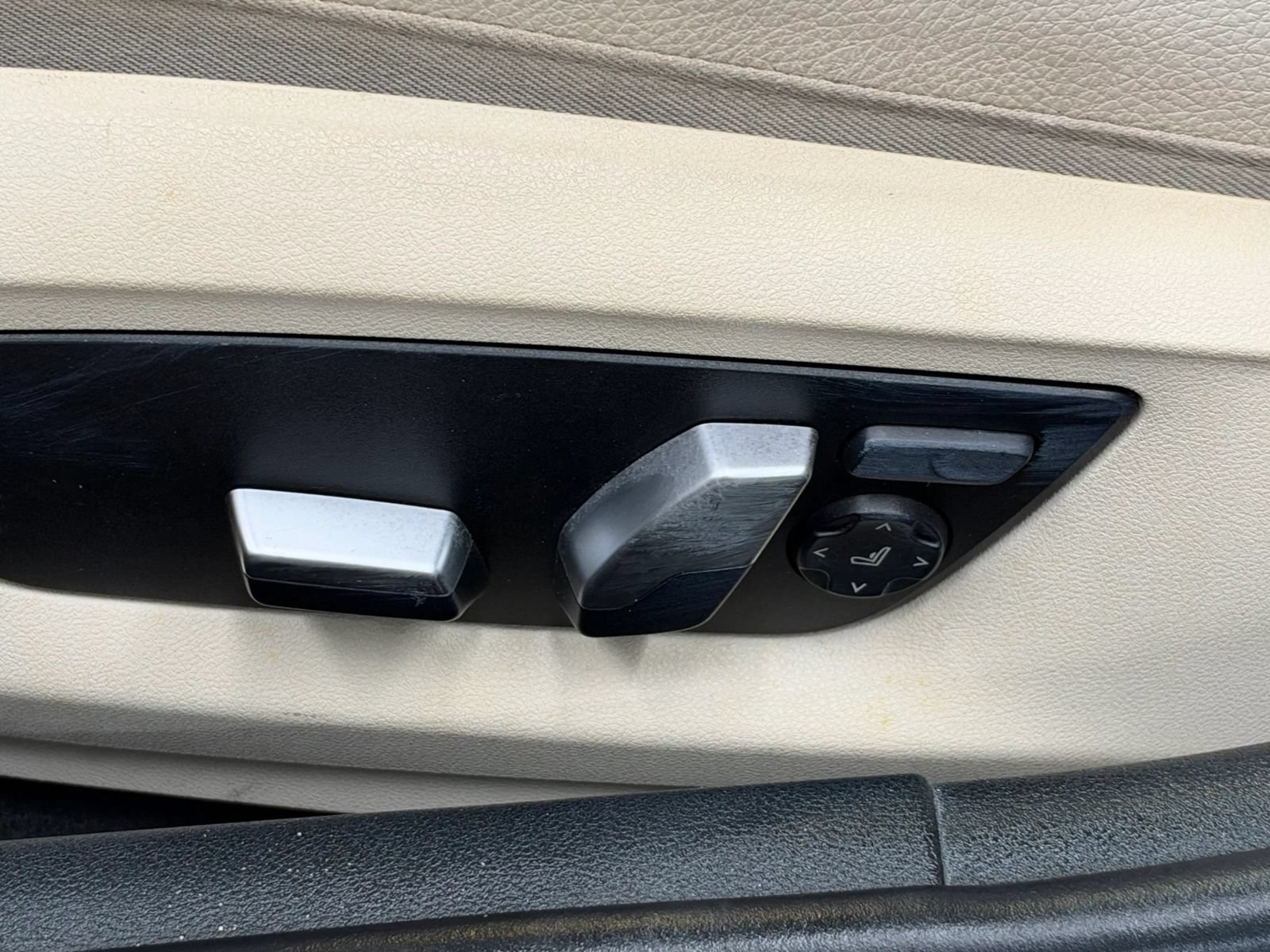 Used 2017 BMW 540i RWD image 26