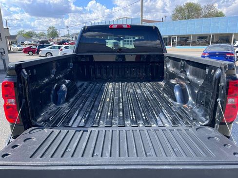 Used 2019 Chevrolet Silverado 1500 LT AWD/4WD image 12