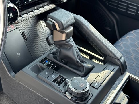New 2026 Toyota 4Runner Platinum AWD/4WD image 27