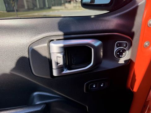 Used 2019 Jeep Wrangler Unlimited Sport S image 16