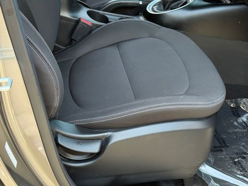 Used 2018 Kia Soul w/ Convenience Package FWD image 16