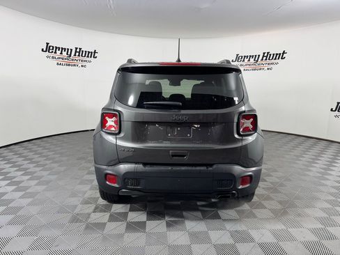 Used 2021 Jeep Renegade Latitude image 9
