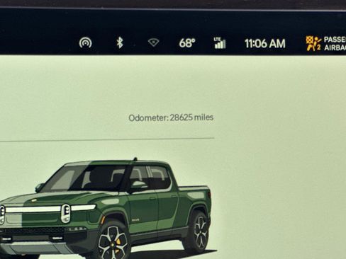 Used 2022 Rivian R1T Adventure image 33