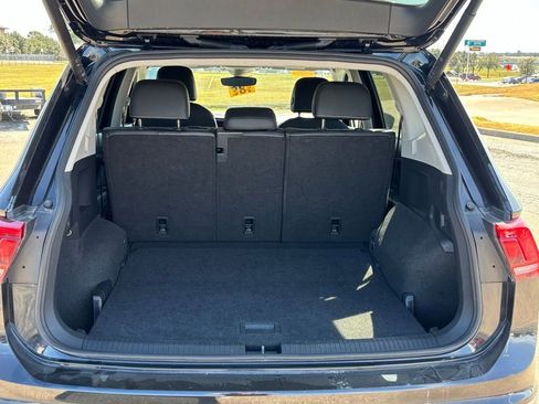 Used 2024 Volkswagen Tiguan SE image 6