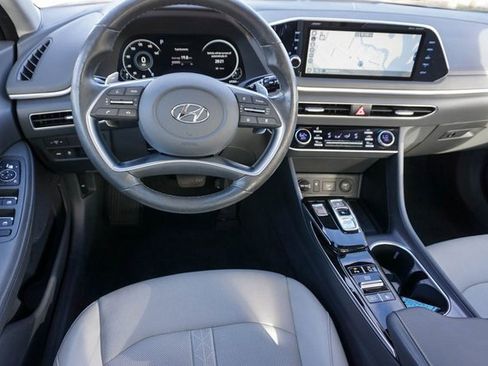 Used 2021 Hyundai Sonata Limited w/ Preferred Accessory Package image 17