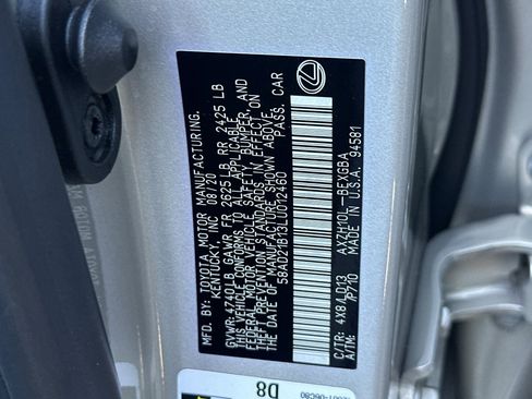 Used 2020 Lexus ES 300h w/ Premium Package image 38