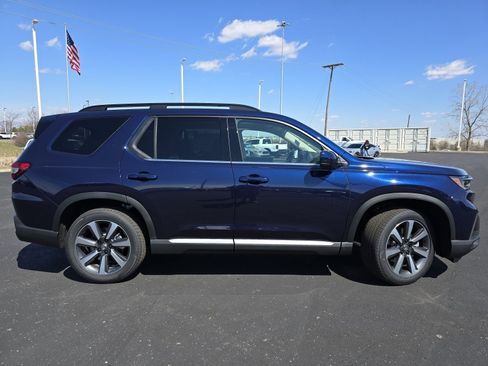 Used 2025 Honda Pilot Touring image 23