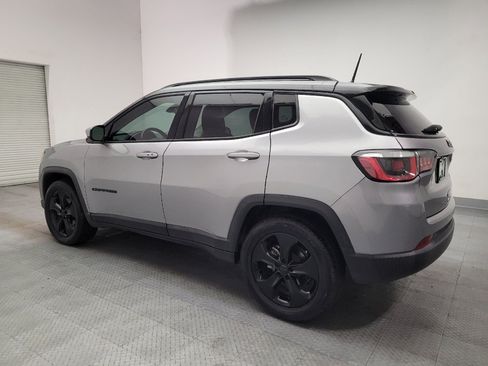 Used 2018 Jeep Compass Latitude FWD image 3
