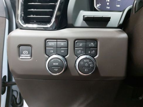 New 2026 GMC Sierra 3500 Denali w/ Denali Reserve Package image 27