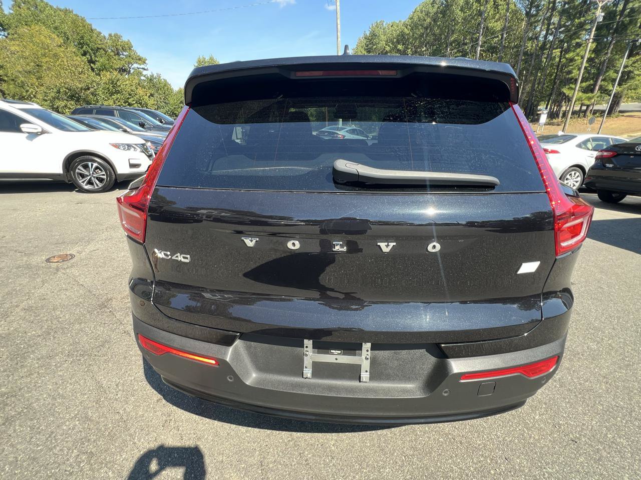 Used 2023 Volvo XC40 Recharge Plus AWD/4WD image 3