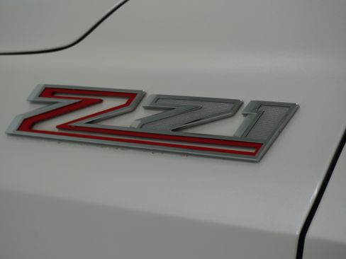 Used 2022 Chevrolet Suburban Z71 w/ Luxury Package AWD/4WD image 6