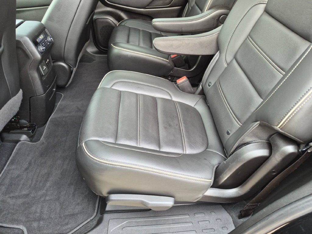 Used 2022 GMC Acadia Denali w/ Black Diamond Edition FWD image 25