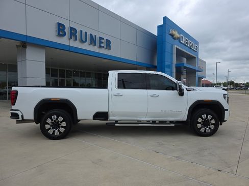 Used 2024 GMC Sierra 2500 Denali w/ Technology Package AWD/4WD image 24