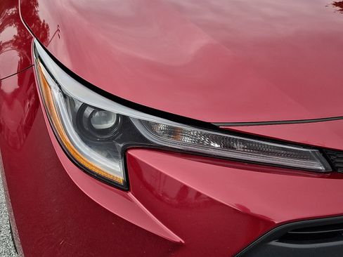 Used 2025 Toyota Corolla LE FWD image 10