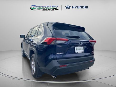 Used 2025 Toyota RAV4 XLE w/ Convenience Package image 5