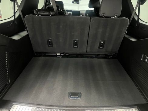 Used 2025 GMC Yukon XL Denali image 48