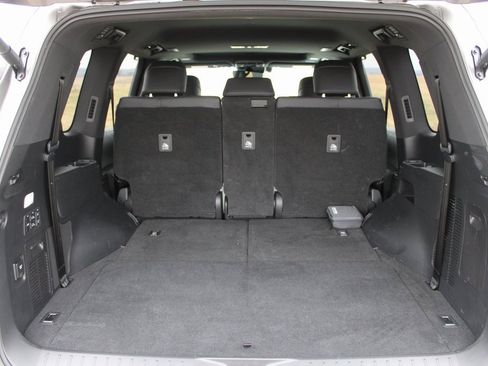 Used 2023 Lexus LX 600 4WD w/ Luxury Package image 37