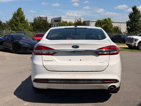 Used 2018 Ford Fusion SE w/ Equipment Group 602A FWD image 9
