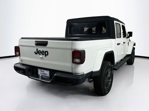 Used 2024 Jeep Gladiator Sport AWD/4WD image 5