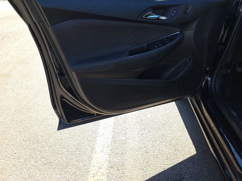 Used 2018 Chevrolet Cruze LT w/ Convenience Package image 16