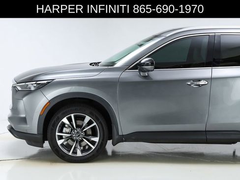 Used 2023 INFINITI QX60 Luxe w/ Vision Package FWD image 3