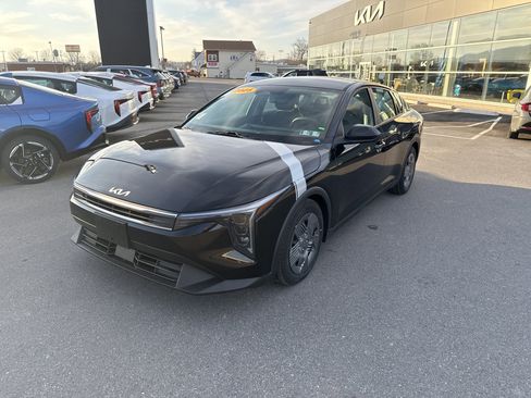 Certified 2025 Kia K4 LX image 8