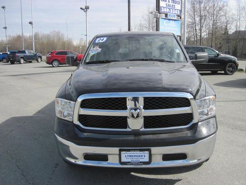 Used 2024 RAM 1500 Classic SLT AWD/4WD image 2