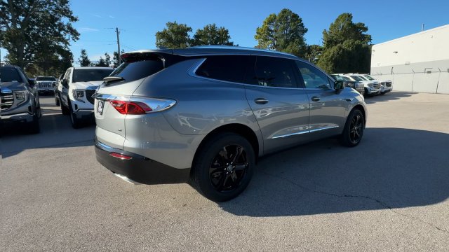 Used 2024 Buick Enclave Essence w/ Sport Touring Edition FWD image 9