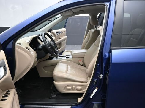 Used 2020 Nissan Pathfinder SL w/ Cargo Package image 10