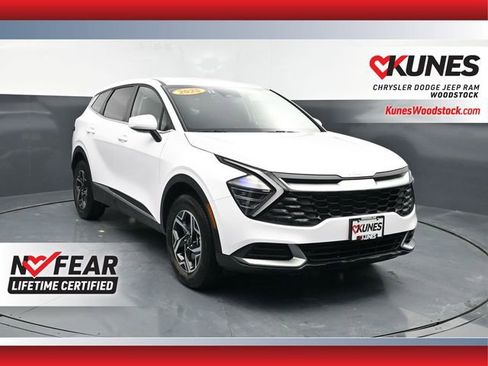 Used 2025 Kia Sportage LX image 1