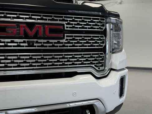 Used 2020 GMC Sierra 3500 Denali w/ Denali Ultimate Package image 11
