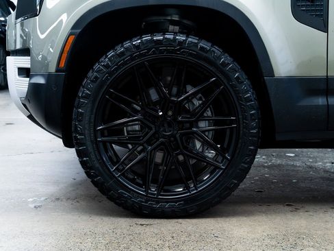 Used 2021 Land Rover Defender 110 SE image 7