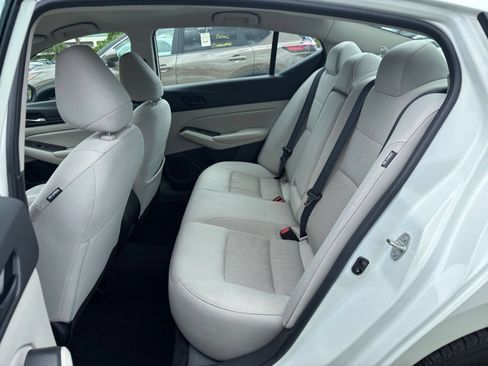 Used 2025 Nissan Altima 2.5 SV FWD image 27
