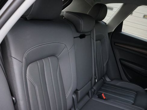 Used 2022 Audi Q5 2.0T Premium w/ Convenience Package image 15