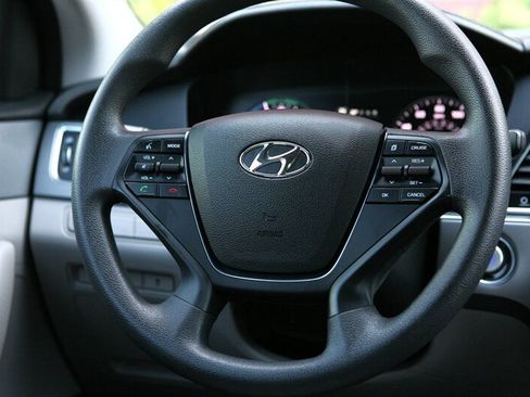 Used 2016 Hyundai Sonata SE FWD image 18