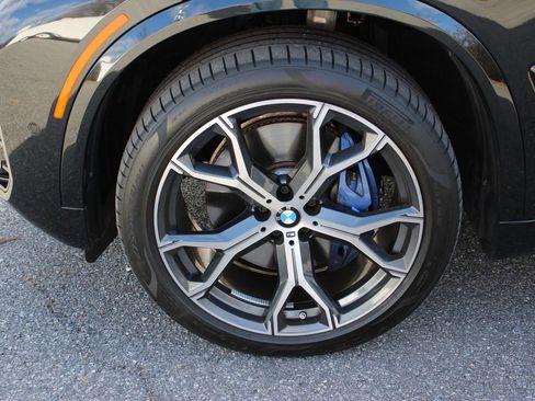Used 2024 BMW X5 xDrive40i w/ M Sport Package image 32