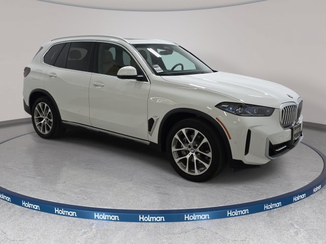 Certified 2024 BMW X5 xDrive40i w/ Premium Package AWD/4WD image 3